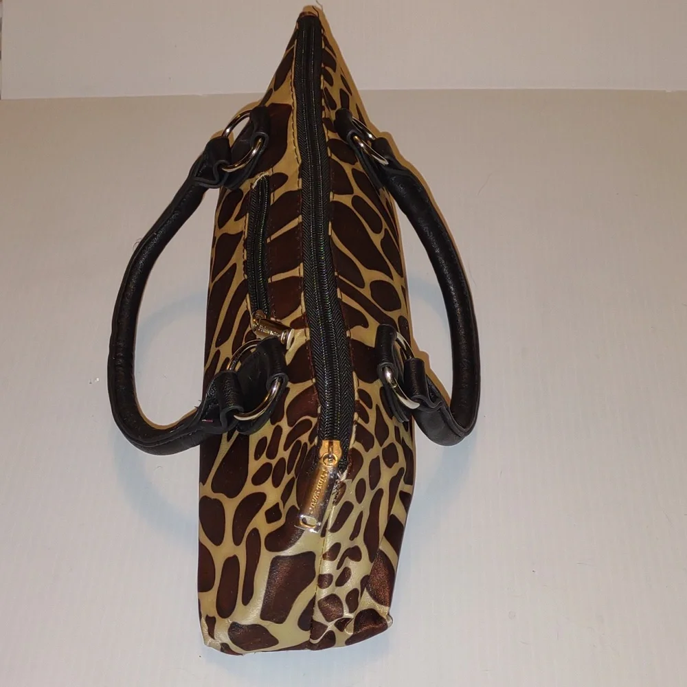 PRIMEWARE 🍷 Wine Clutch in Giraffe Print